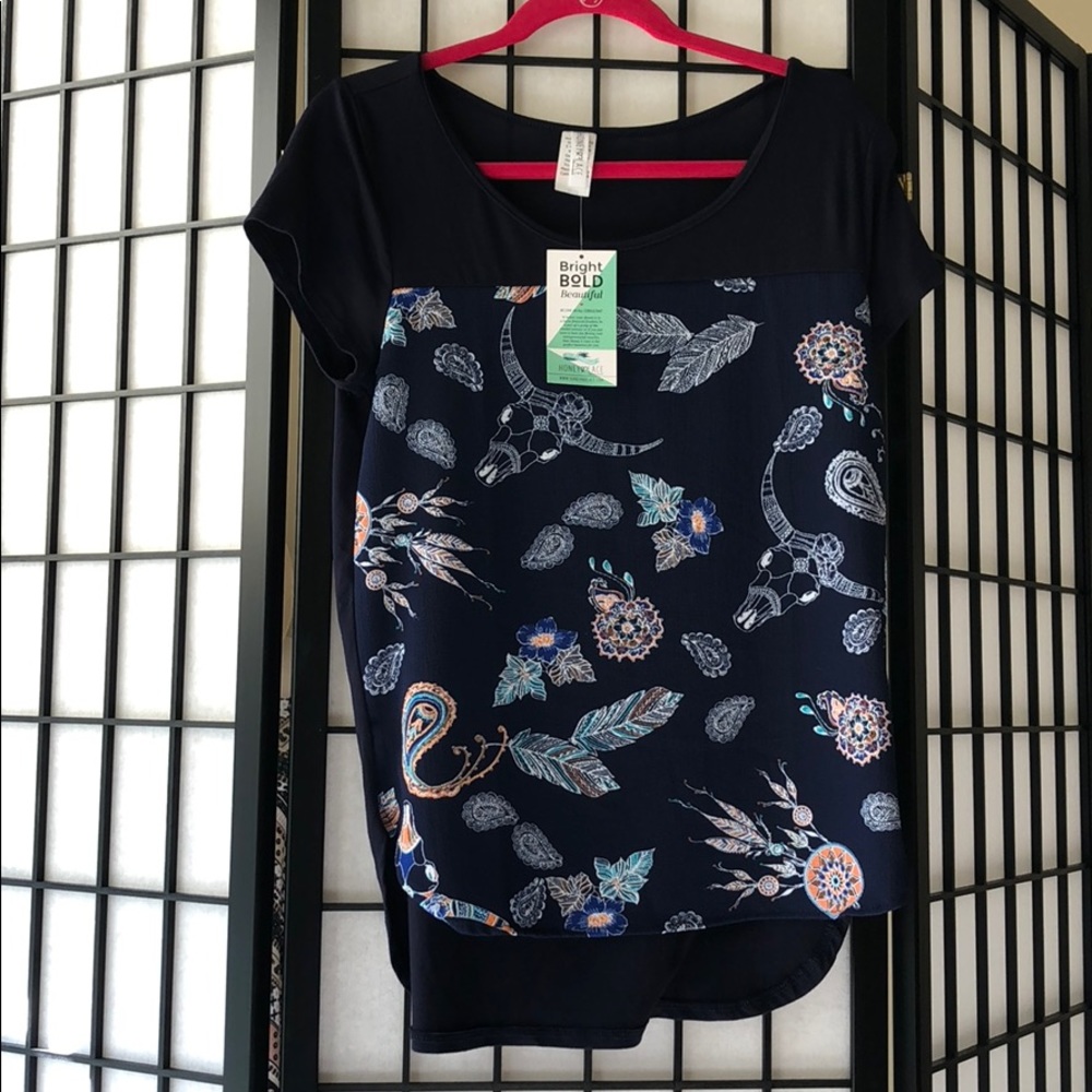 Honey & Lace XS NWT TEE